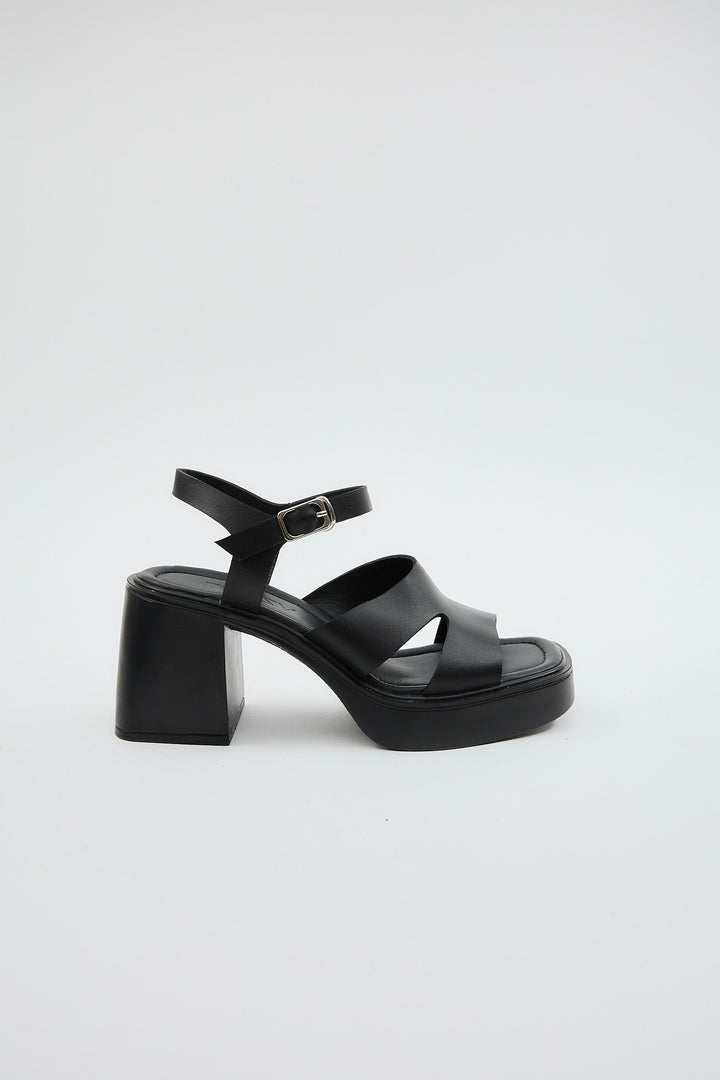 Giri | Women's Square Toe Slip-On Mules in Black