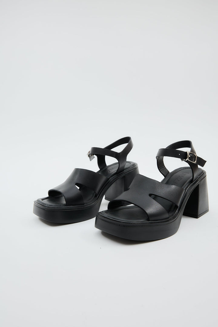 Giri | Women's Square Toe Slip-On Mules in Black