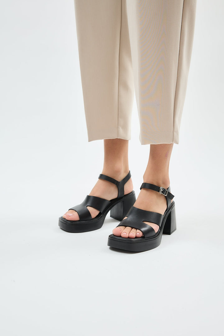 Giri | Women's Square Toe Slip-On Mules in Black