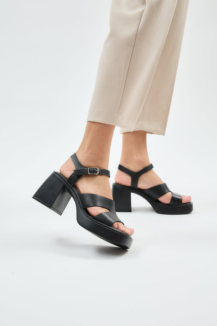 Giri | Women's Square Toe Slip-On Mules in Black