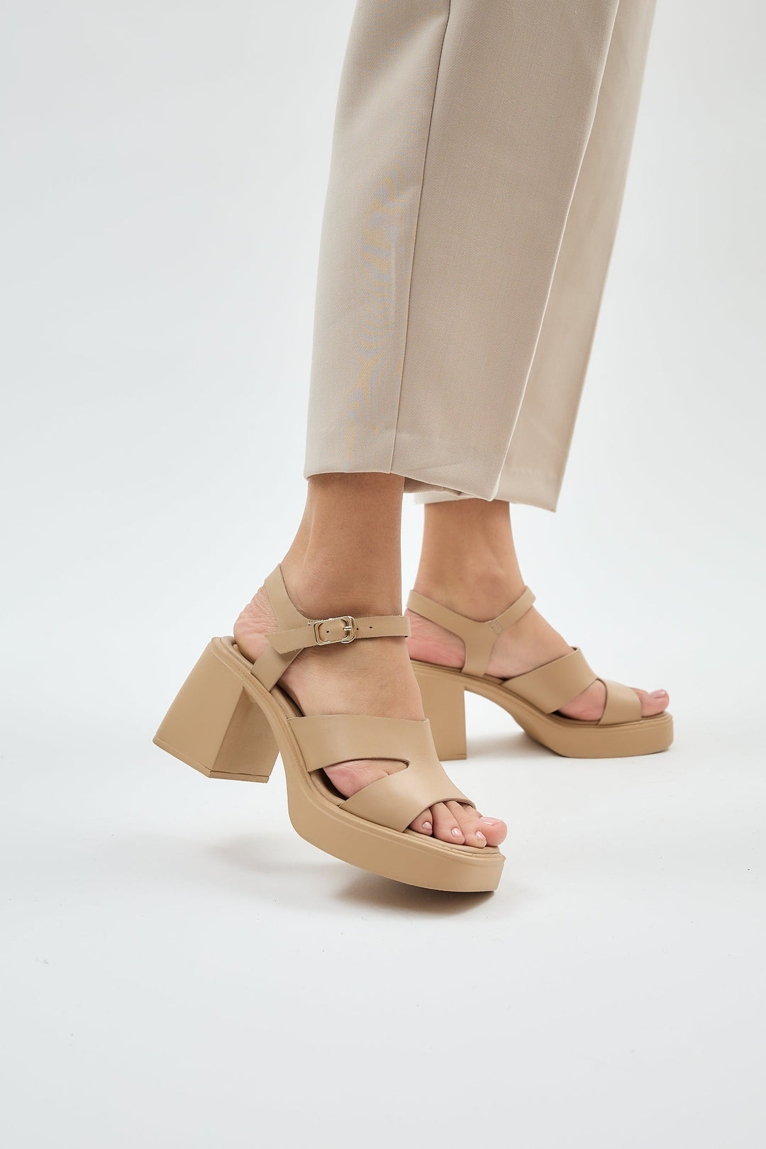 Giri | Women's Square Toe Slip-On Mules in Beige
