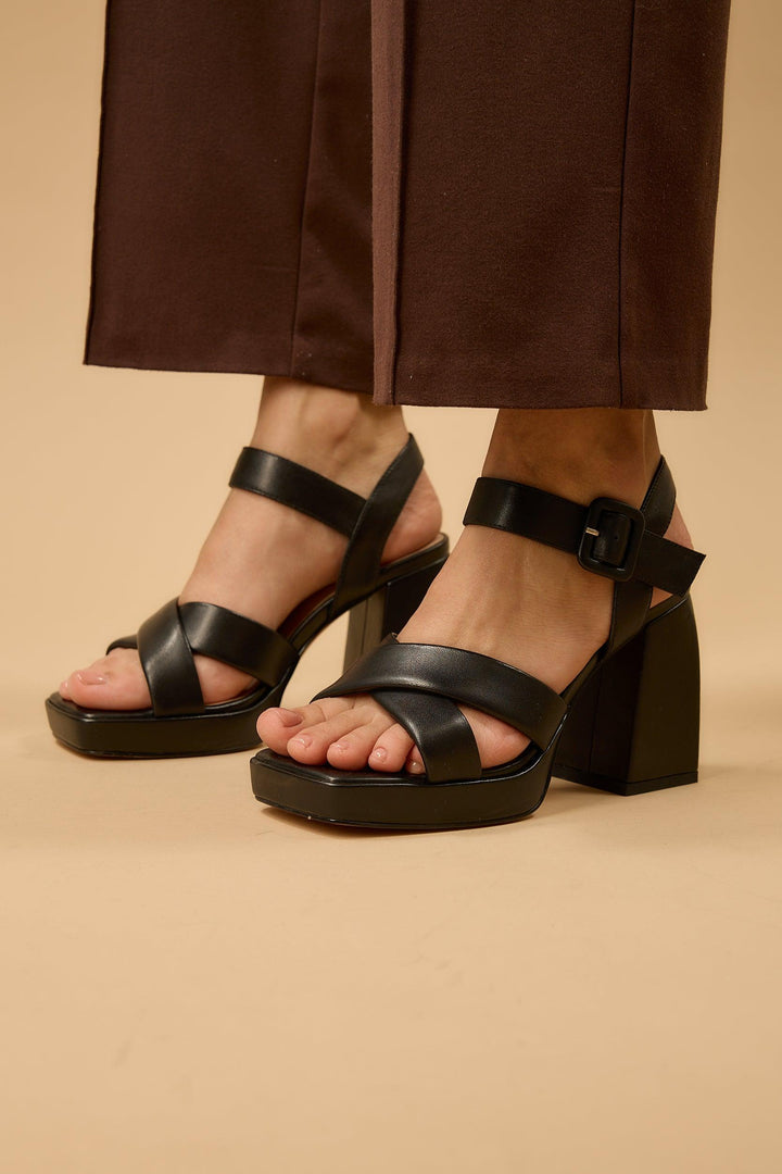 Esperanza | Women's Block Heel Ankle Strap Pumps in Black