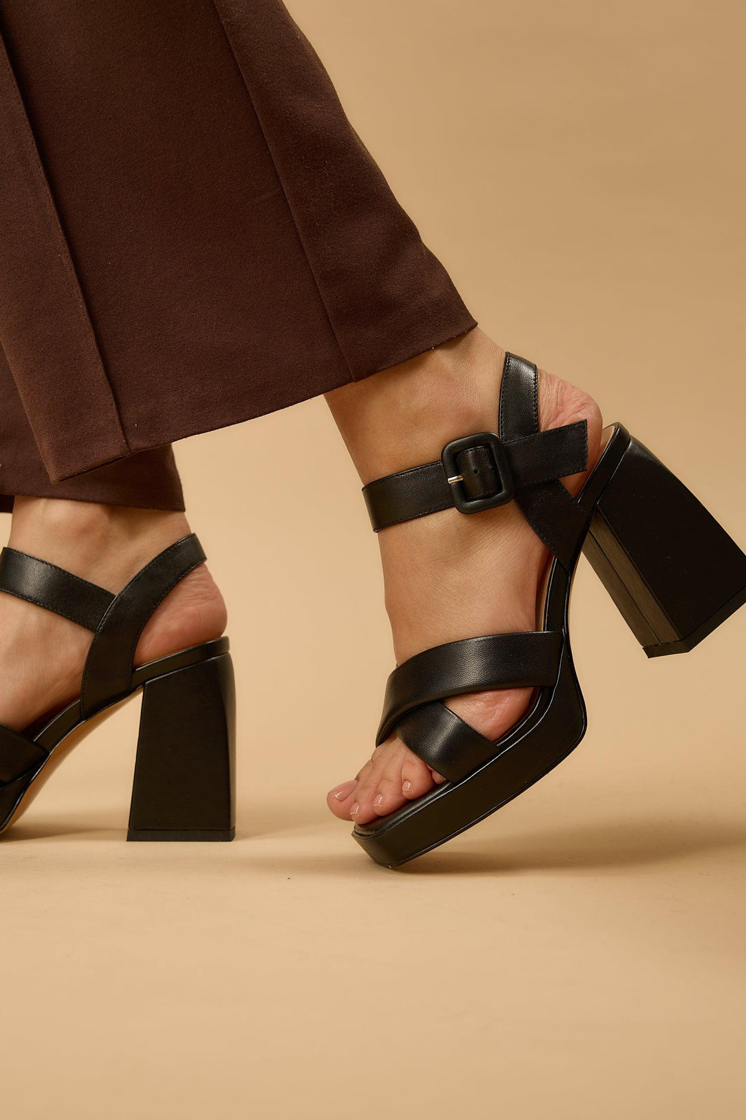 Esperanza | Women's Block Heel Ankle Strap Pumps in Black