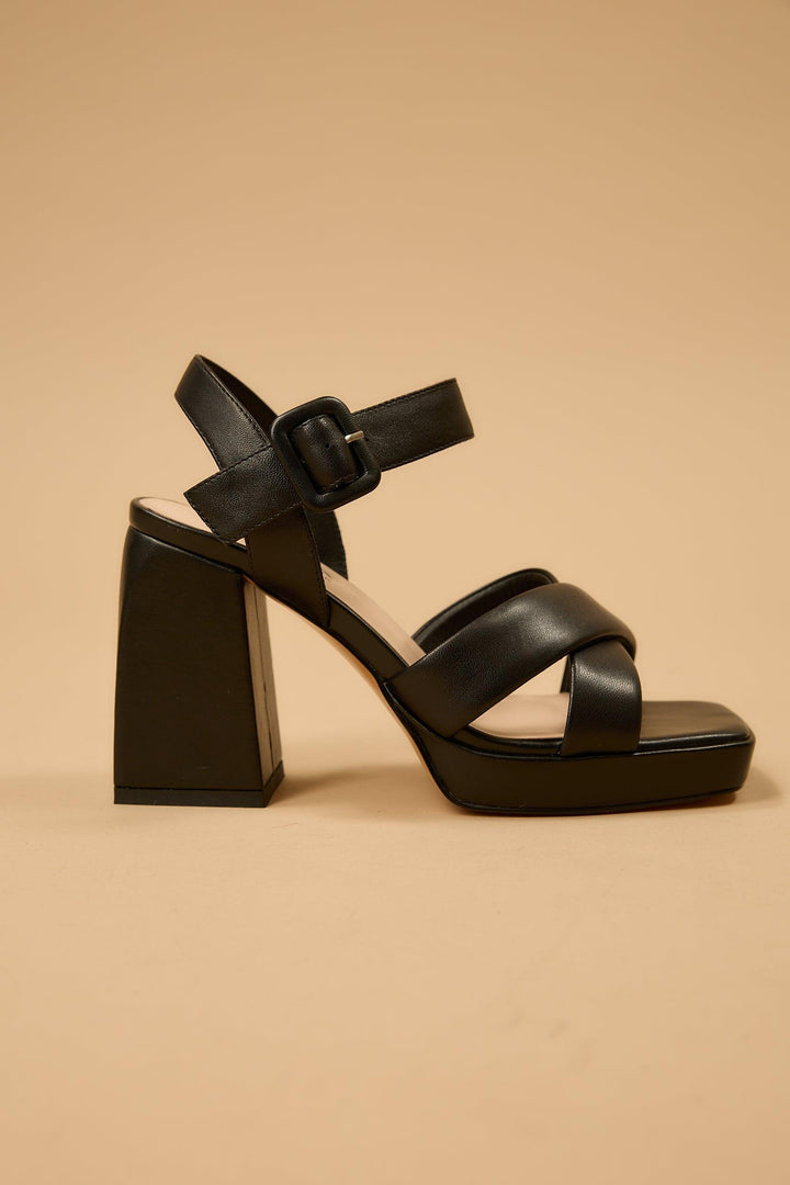 Esperanza | Women's Block Heel Ankle Strap Pumps in Black