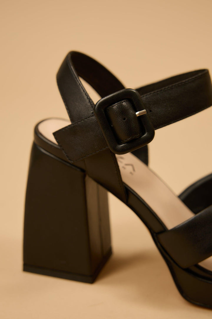 Esperanza | Women's Block Heel Ankle Strap Pumps in Black