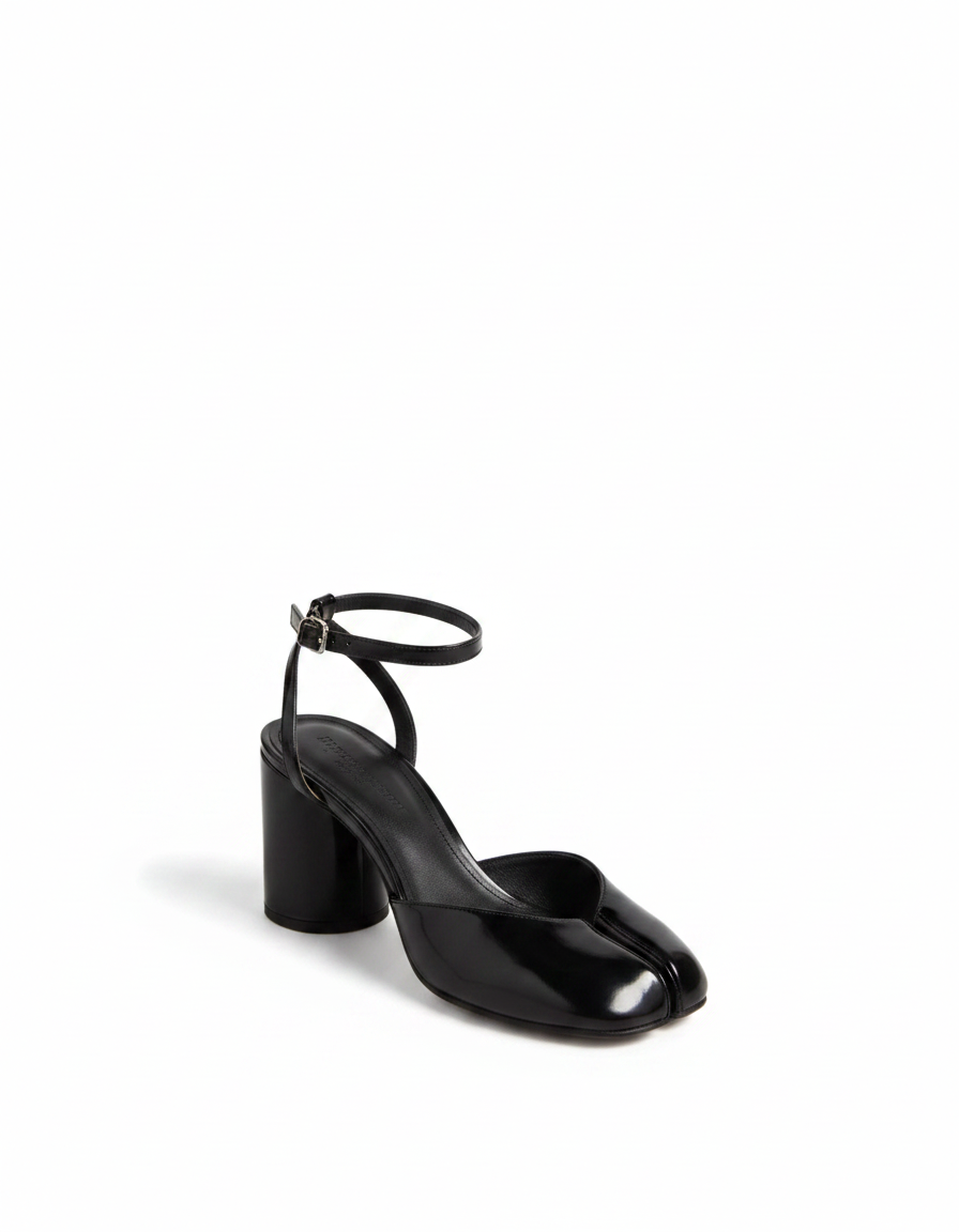 Fiore | Women's Tabi Strap Pumps in White